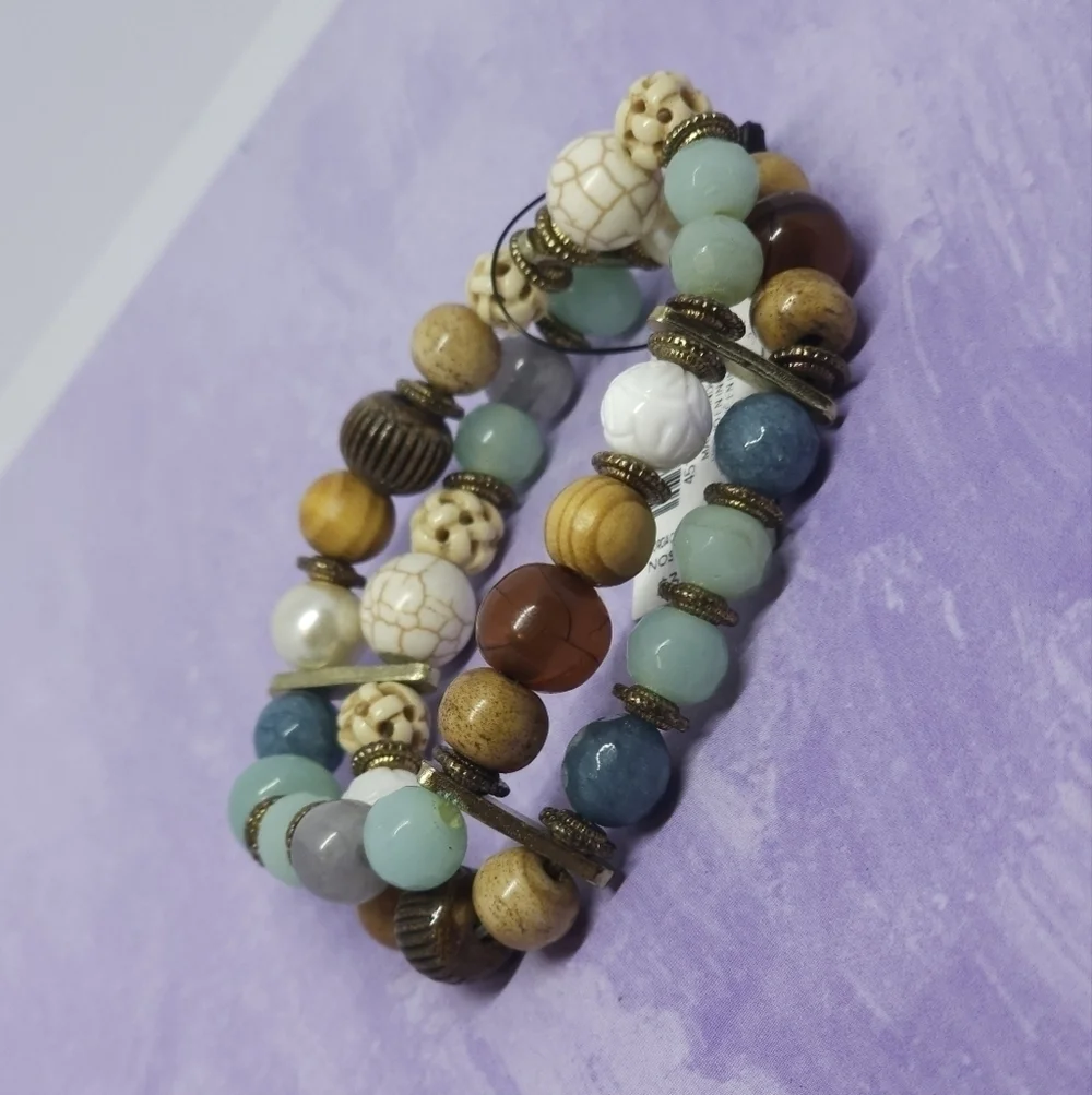 👍5 For $20 Chico's NWT Mixed Gems Bracelet